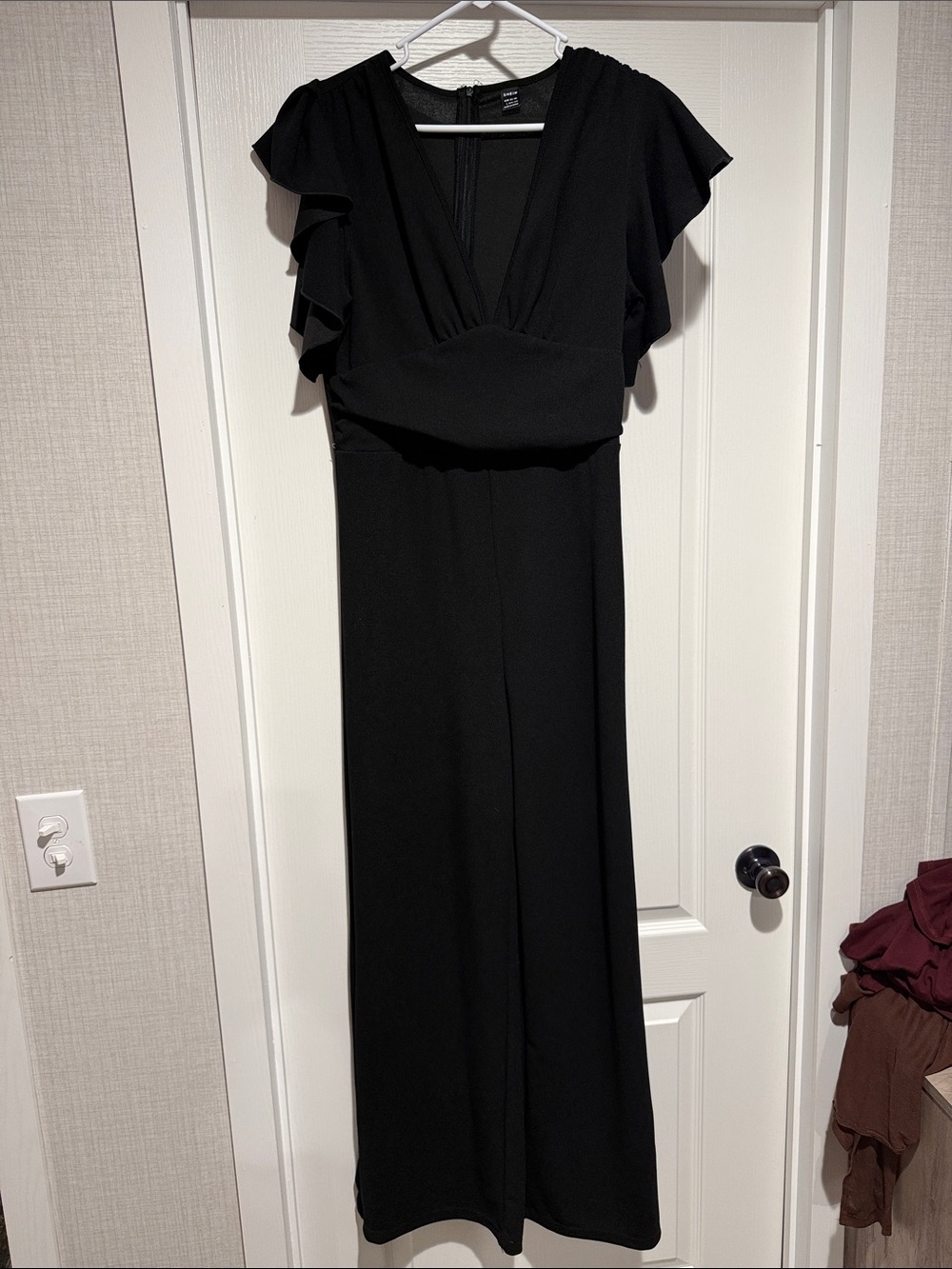 Elegant Black Pants Suit with Flutter Sleeves